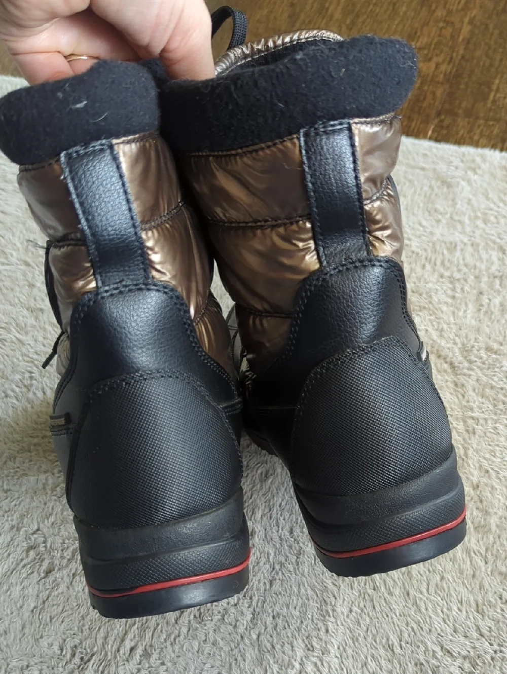 Cougar Canada Size 9M Puffer Waterproof Winter Duck Boots Black‎ Bronze Metallic